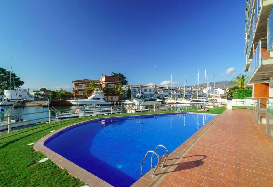 Les Marines Apartament Roses